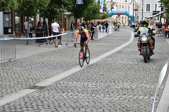 季末小魚福登度假撈幾條魚就叫本事.